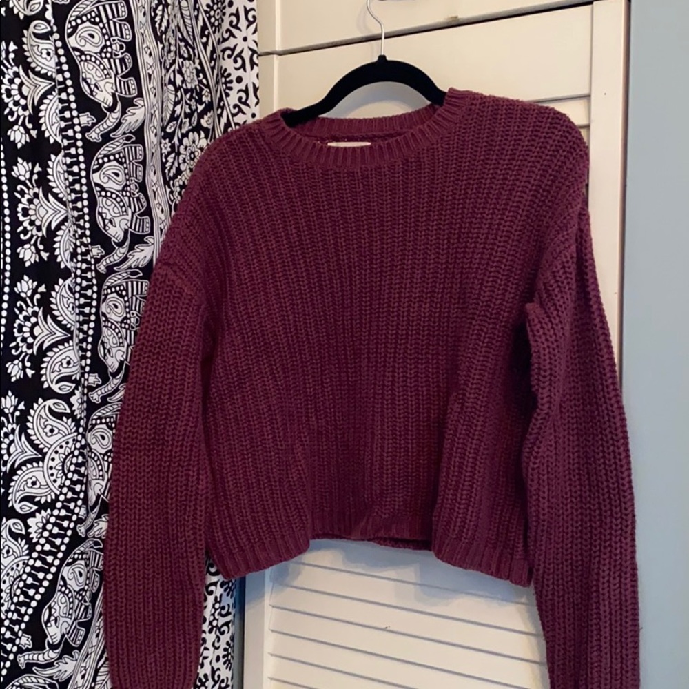 Maroon sweater
